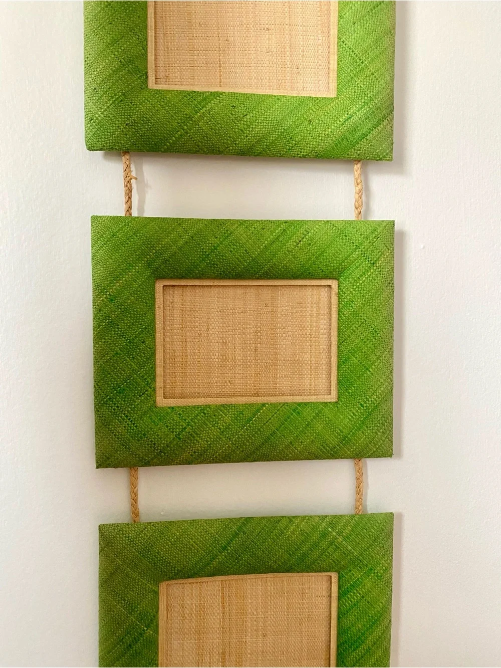 Boho Green Woven Straw Hanging Triple Picture Frame Natural Fiber Raffia